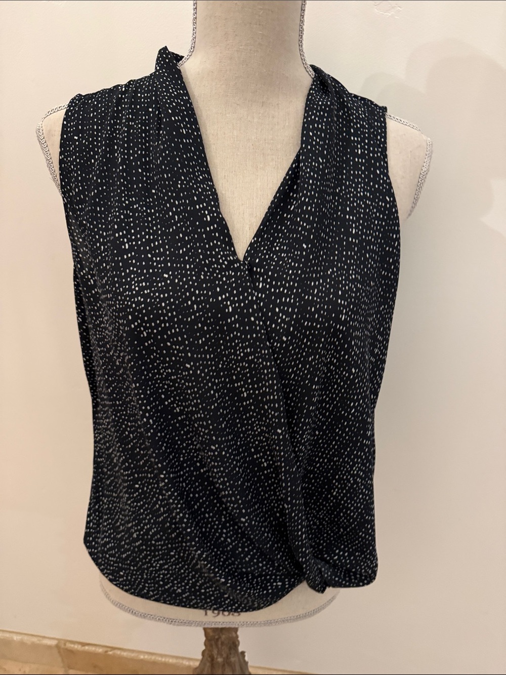 Pleione Midnight Blue and White Sleeveless V-Neck Faux Wrap top, XS, EUC